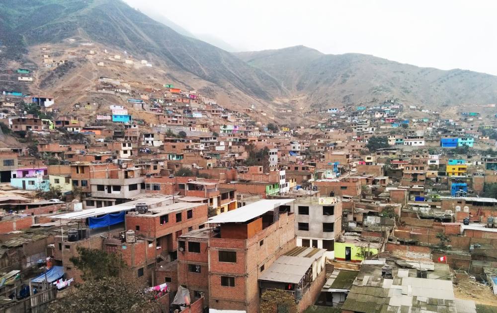 Barrios en los cerros de Lima